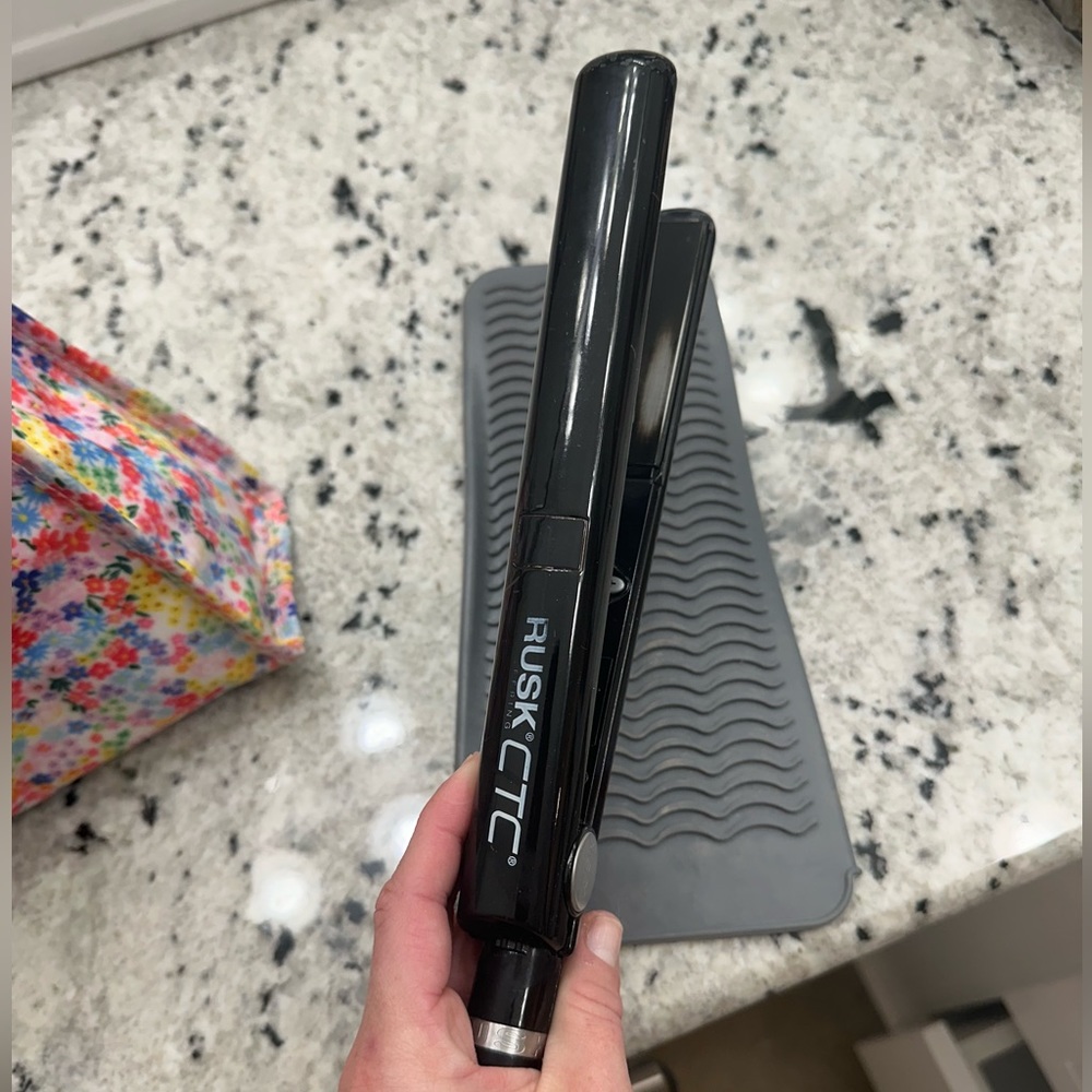 Rusk CTC flat iron hair straightener